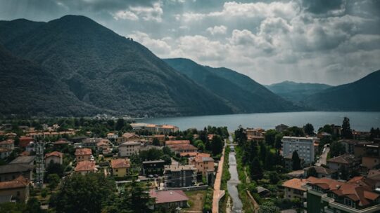 Quels sont les plus beaux villages à découvrir le long de la Route des Lacs Italiens ?
