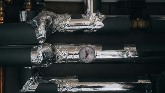 Réduire les coûts avec l&rsquo;isolation industrielle performante