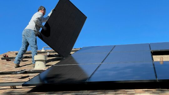 Vente de panneaux solaires à Madagascar : éclairez votre avenir avec Metaplasco