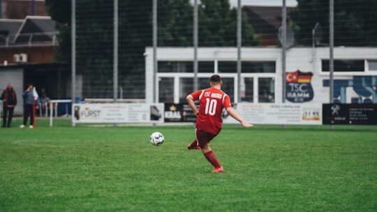 Améliorez vos exploits footballistiques grâce à une préparation physique sur-mesure !