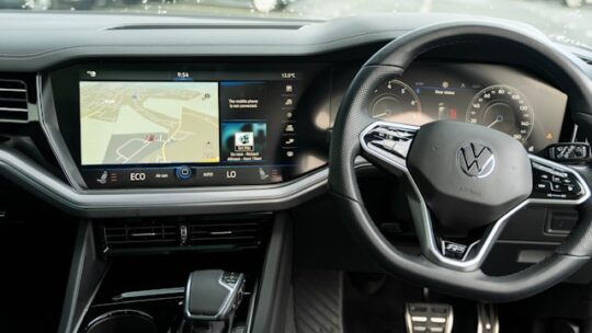 Comment choisir le GPS parfait : critères essentiels à connaître