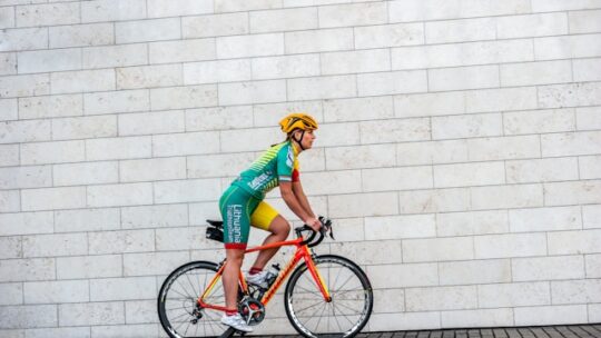 Guide pratique pour choisir des vêtements de cyclisme étanches et confortables