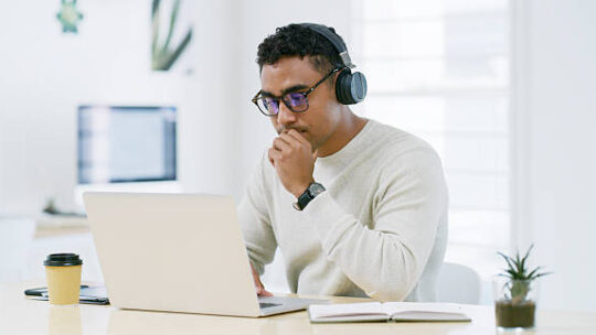 Comment analyser un reportage entreprise Lyon ?