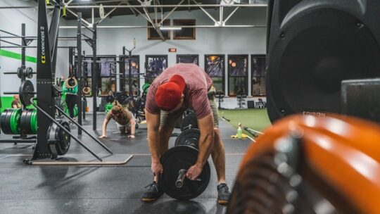 Comment les programmes personnalisés transforment votre expérience en salle de sport